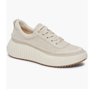 Dolce Vita Dannis sneaker size 9.5